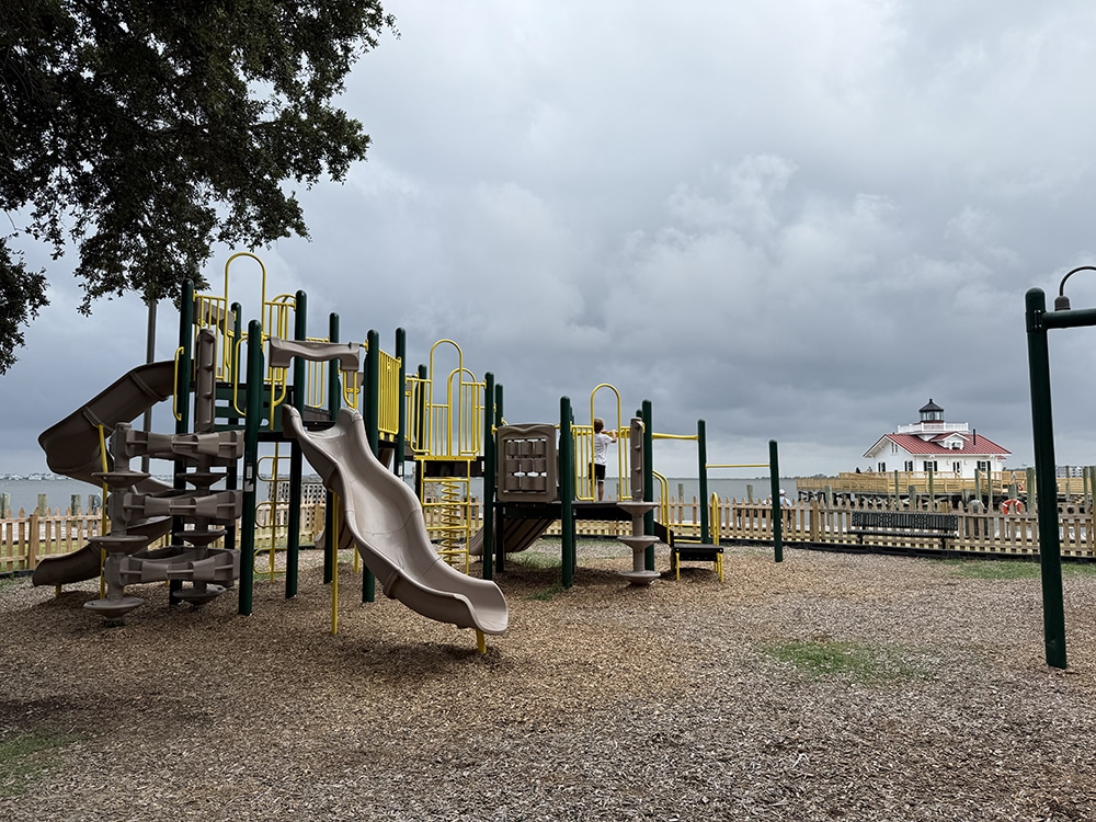 Downtown_manteo_playground