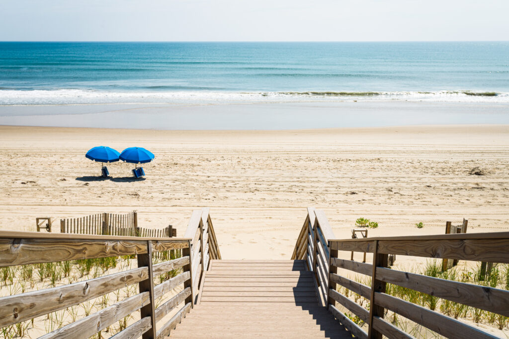 Top 5 Reasons to Treat Yourself to a Beach Cabana